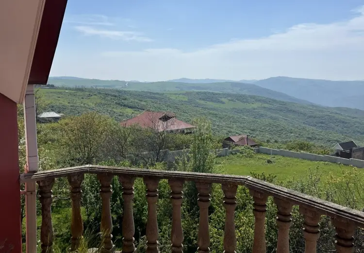 8 otaqlı mənzil Satılır, Şamaxı