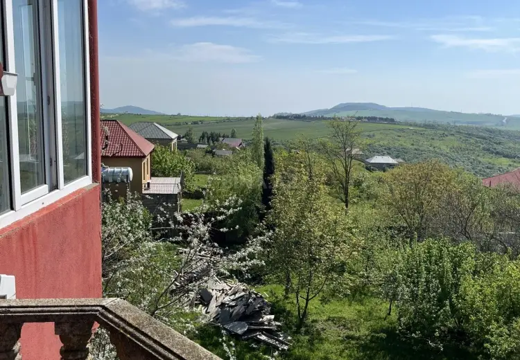 8 otaqlı mənzil Satılır, Şamaxı