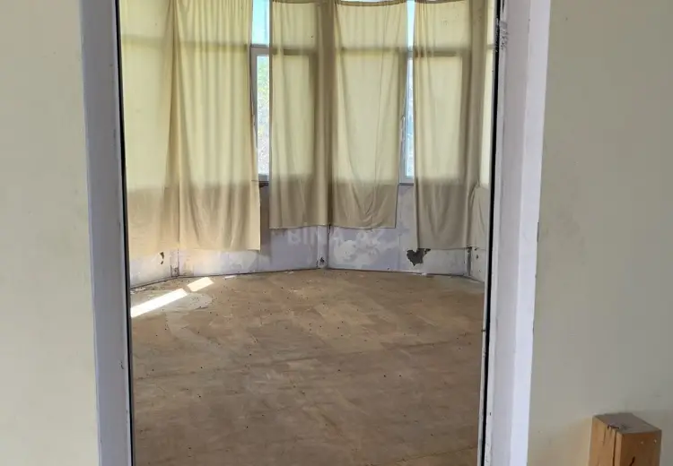 8 otaqlı mənzil Satılır, Şamaxı