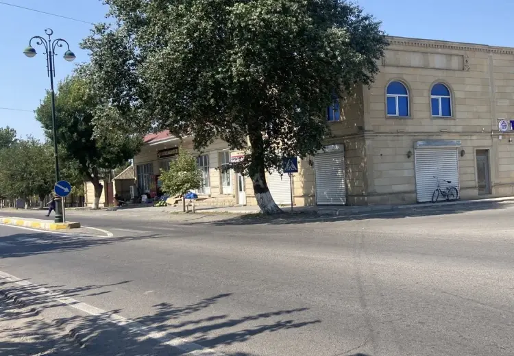 150 m² Obyekt / Ofis Satılır, İmişli