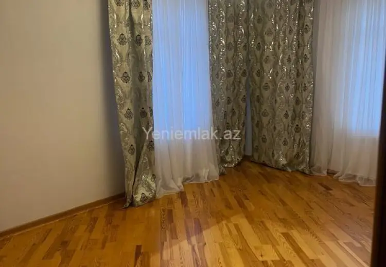 5 otaqlı mənzil Satılır, Quba