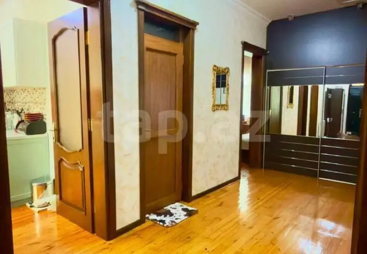 4 otaqlı mənzil , Bakı