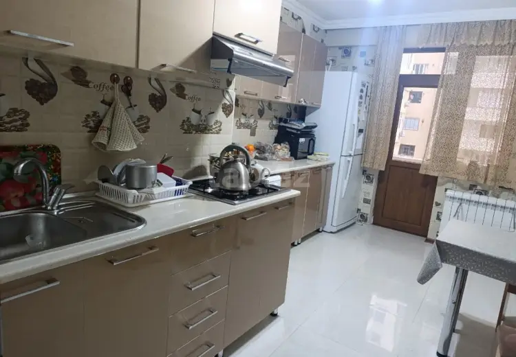 3 otaqlı mənzil , Bakı
