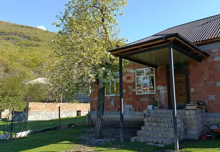 5 otaqlı mənzil , Oğuz