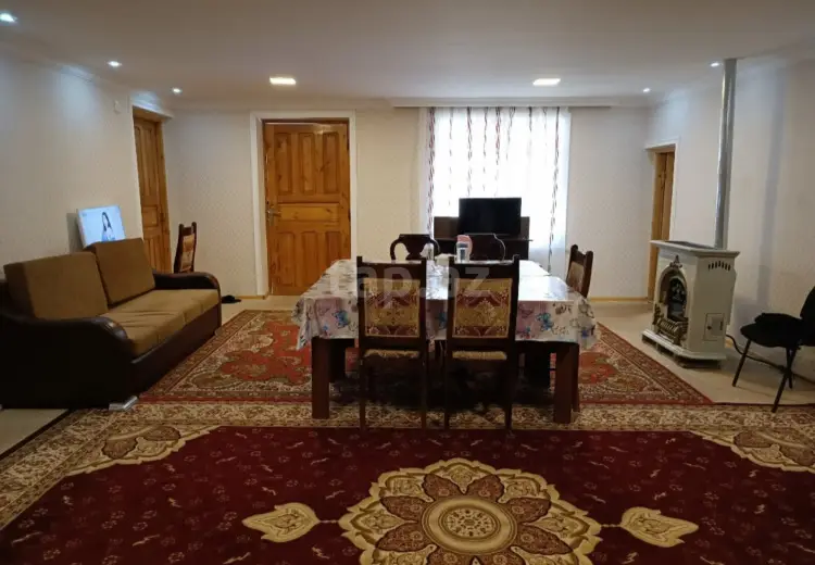 8 otaqlı mənzil , Gəncə