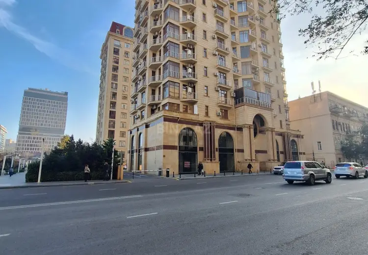 18 m² Obyekt / Ofis Satılır, Səbail, Bakı