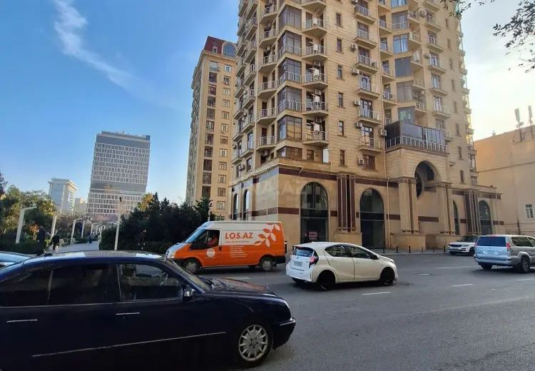 18 m² Obyekt / Ofis Satılır, Səbail, Bakı