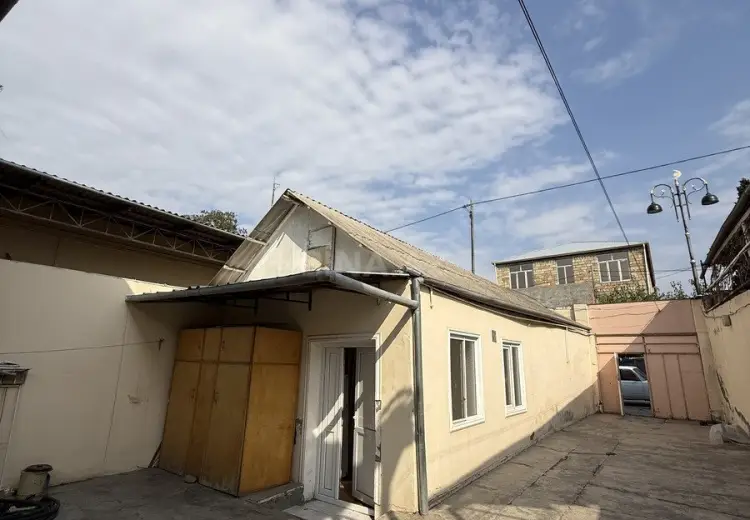 5 otaqlı mənzil Satılır, Gəncə
