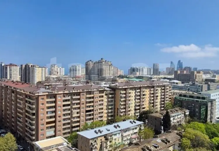 4 otaqlı mənzil , Bakı