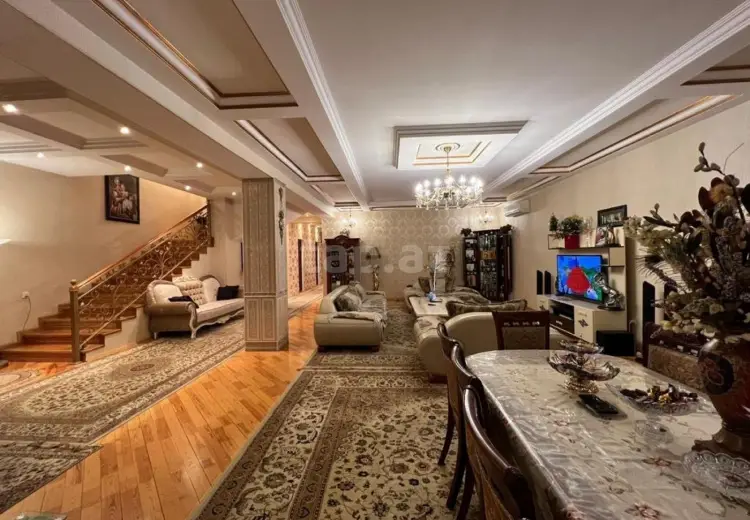 8 otaqlı mənzil , Gəncə