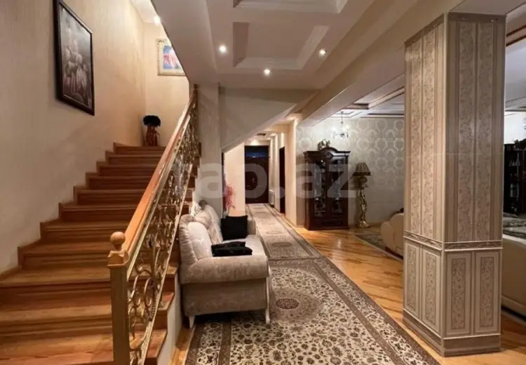8 otaqlı mənzil , Gəncə