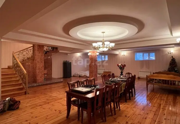 8 otaqlı mənzil , Gəncə