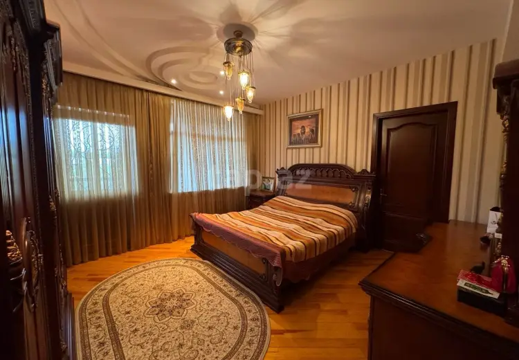 8 otaqlı mənzil , Gəncə