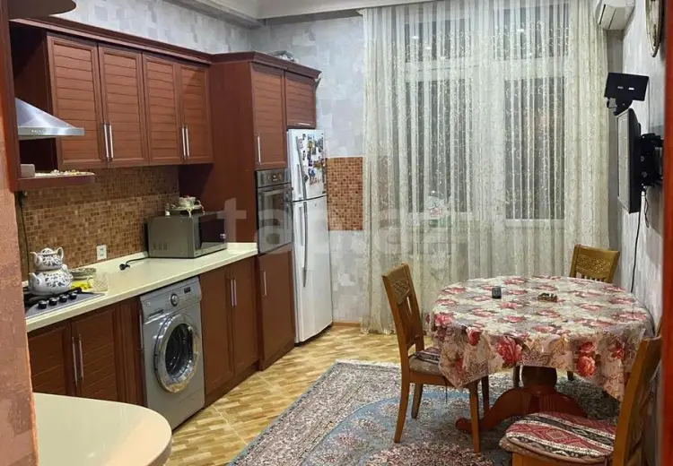 3 otaqlı mənzil , Bakı