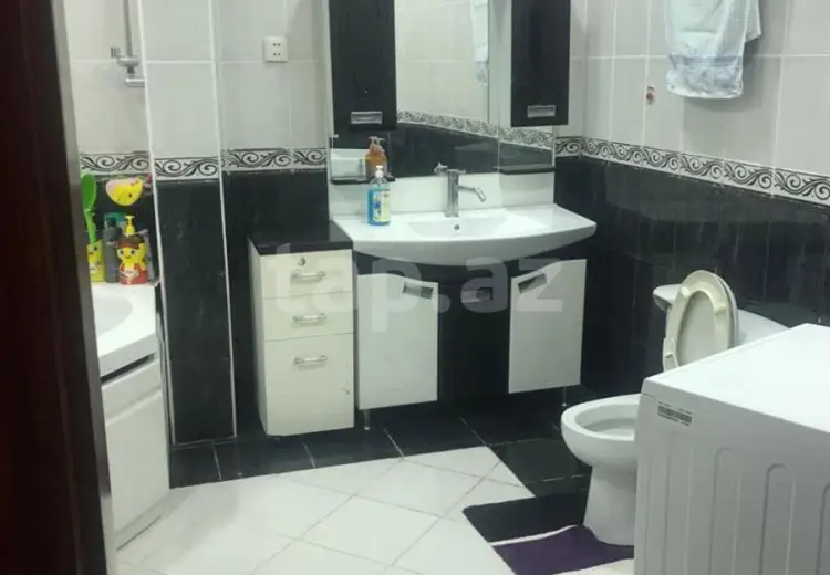 4 otaqlı mənzil , Bakı