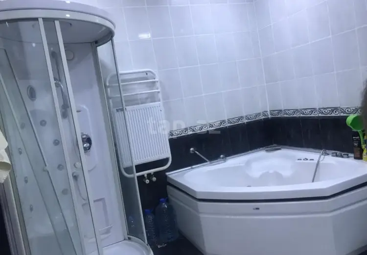 4 otaqlı mənzil , Bakı