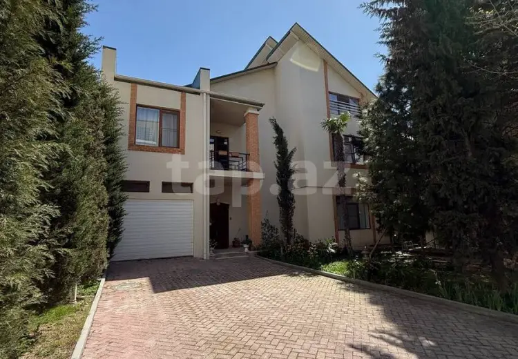 6 otaqlı mənzil , Bakı
