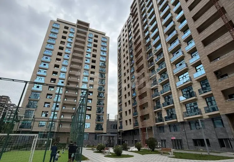 4 otaqlı mənzil , Bakı