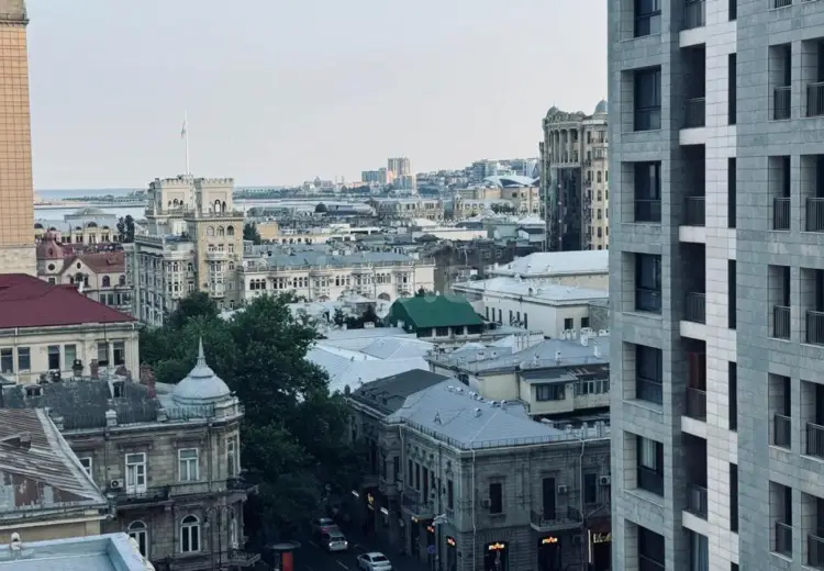 4 otaqlı mənzil , Bakı