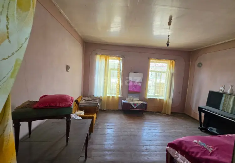 8 otaqlı mənzil , Quba