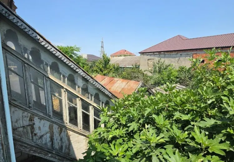 8 otaqlı mənzil , Quba