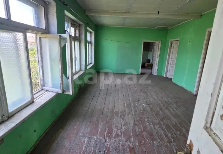 8 otaqlı mənzil , Quba