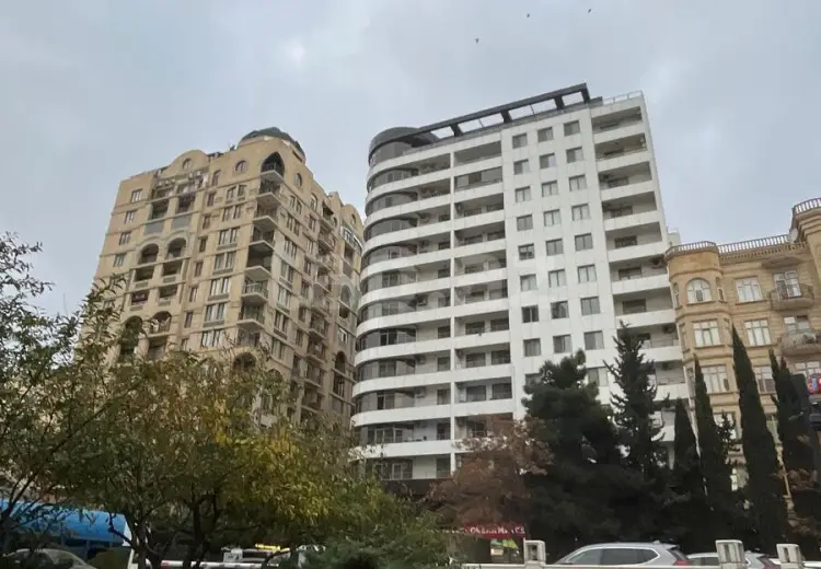4 otaqlı mənzil , Bakı