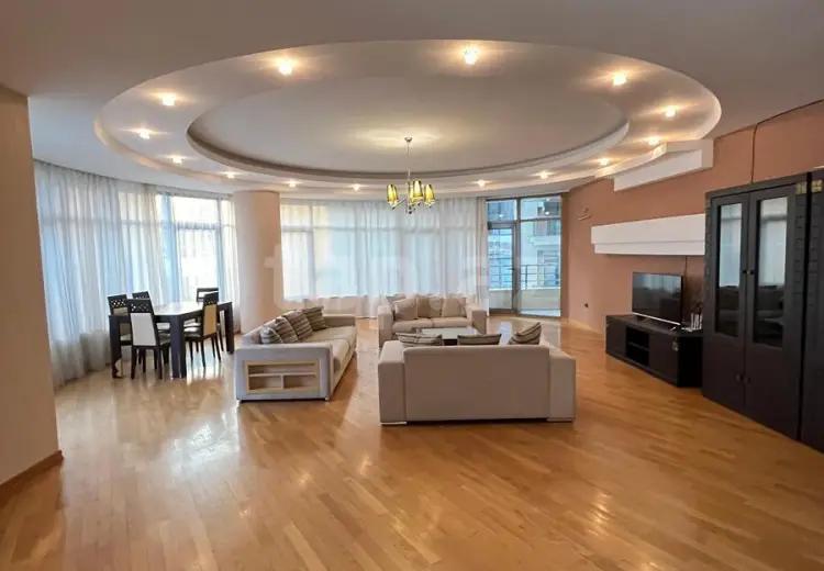 4 otaqlı mənzil , Bakı