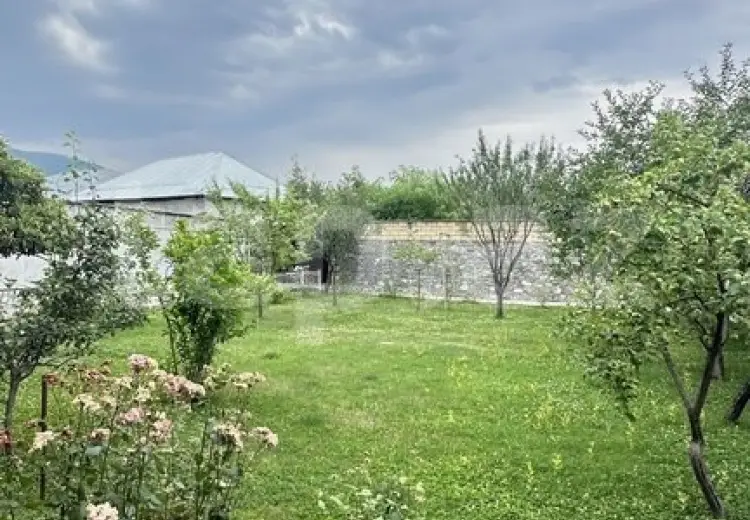9 otaqlı mənzil , Şəki