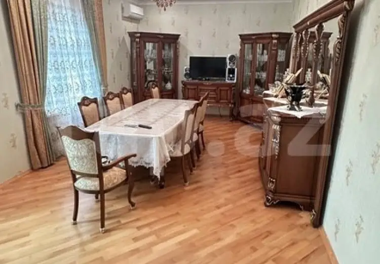9 otaqlı mənzil , Şəki
