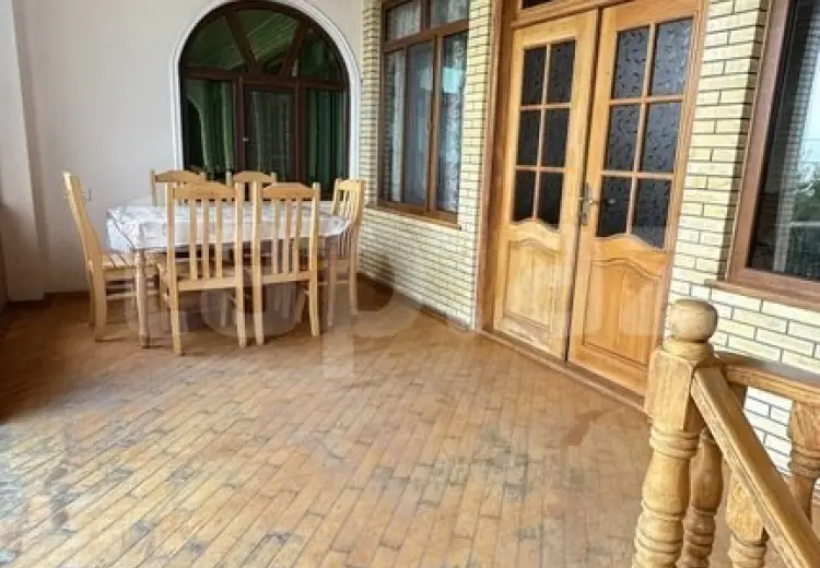 9 otaqlı mənzil , Şəki