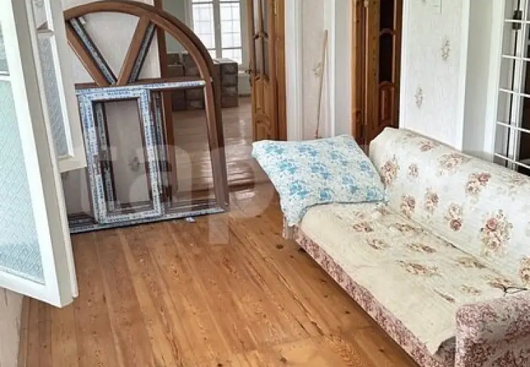 9 otaqlı mənzil , Şəki