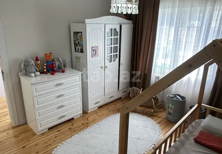 4 otaqlı mənzil , Səbail, Bakı