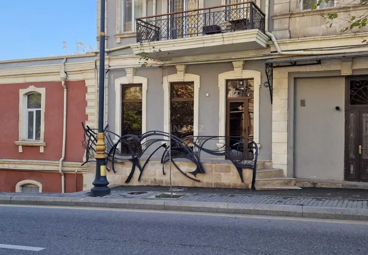 200 m² Obyekt / Ofis Kirayə (aylıq), Səbail, Bakı