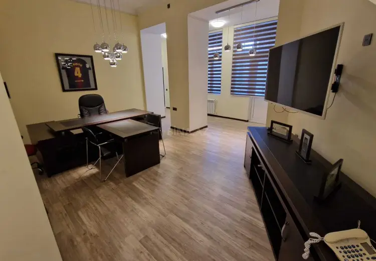 200 m² Obyekt / Ofis Kirayə (aylıq), Səbail, Bakı
