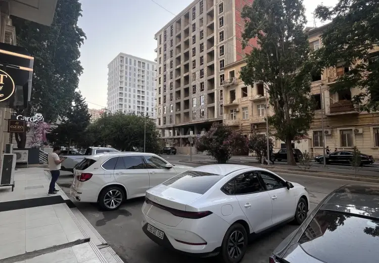 393 m² Obyekt / Ofis Kirayə (aylıq), Nərimanov, Bakı