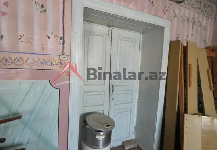 8 otaqlı mənzil Satılır, Quba