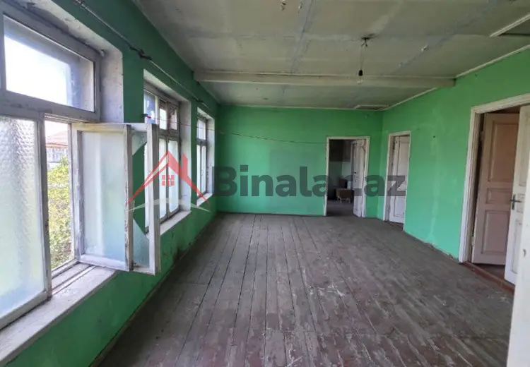 8 otaqlı mənzil Satılır, Quba