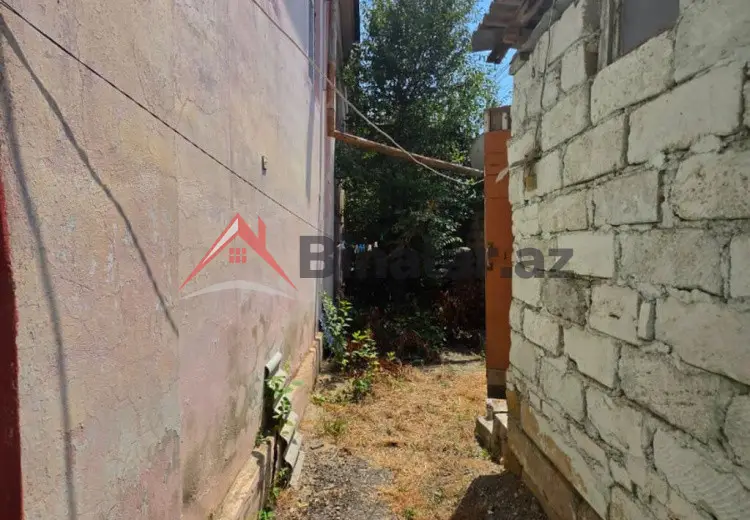 8 otaqlı mənzil Satılır, Quba