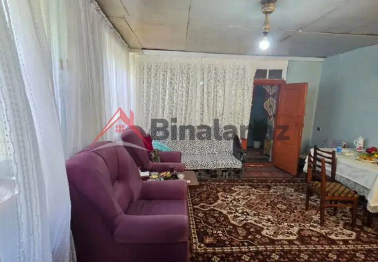 8 otaqlı mənzil Satılır, Quba