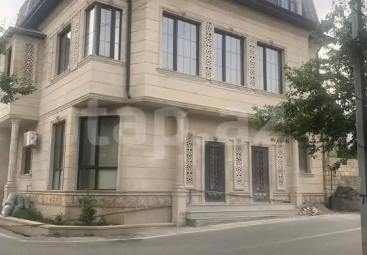 8 otaqlı mənzil , Qusar