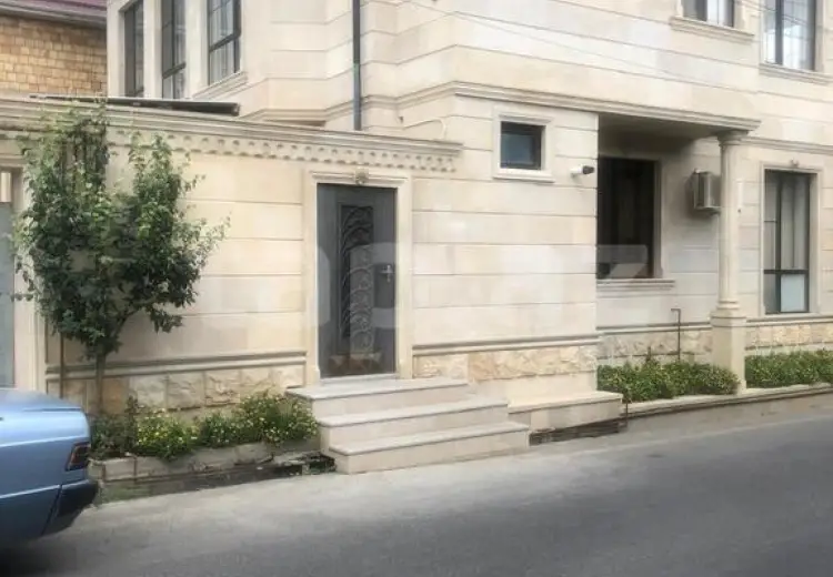 8 otaqlı mənzil , Qusar