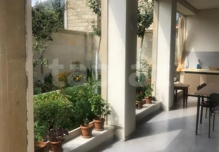 8 otaqlı mənzil , Qusar