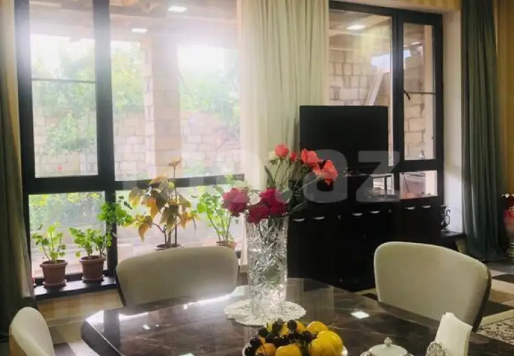 8 otaqlı mənzil , Qusar