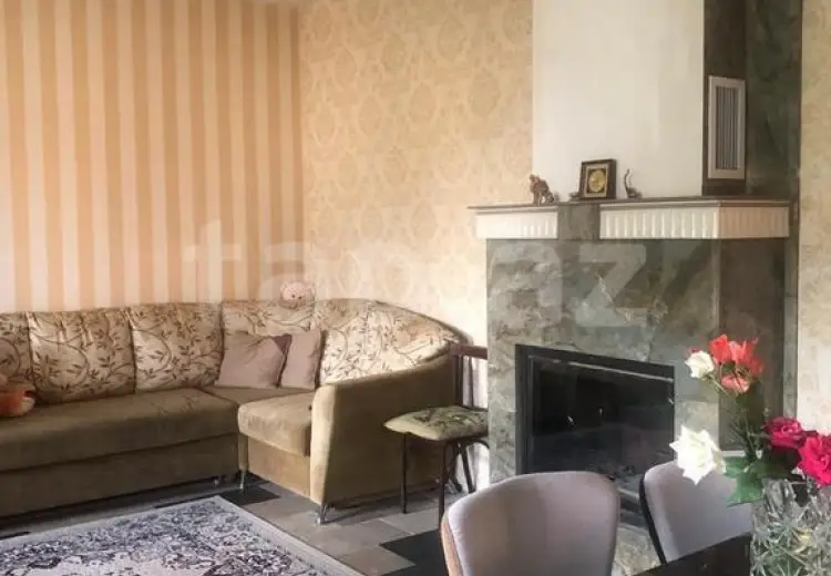 8 otaqlı mənzil , Qusar