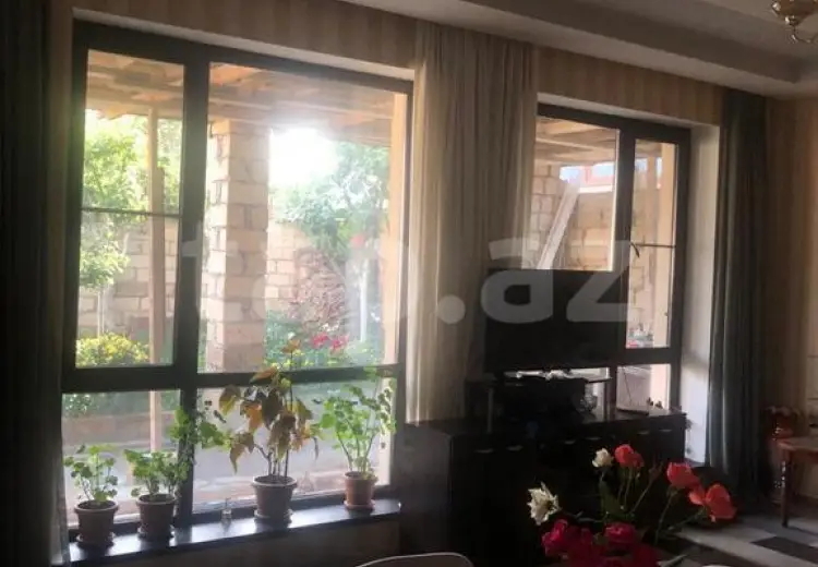 8 otaqlı mənzil , Qusar