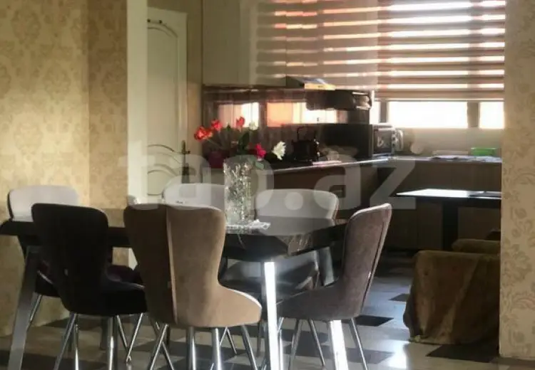 8 otaqlı mənzil , Qusar