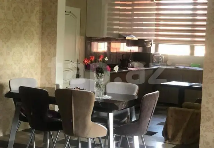 8 otaqlı mənzil , Qusar