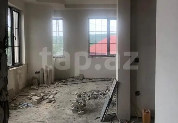 8 otaqlı mənzil , Qusar