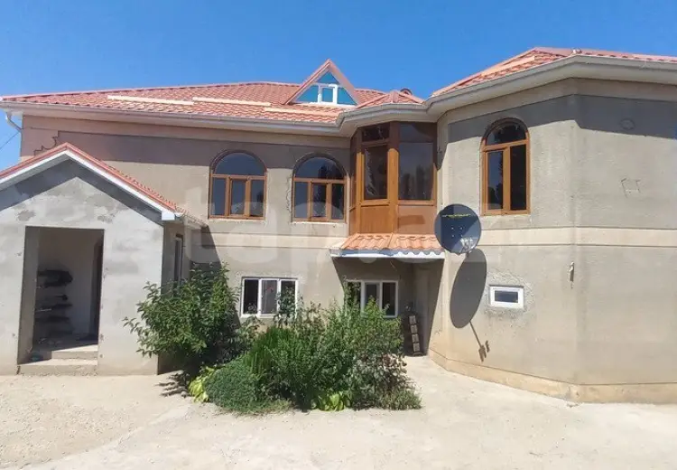 5 otaqlı mənzil , Qusar